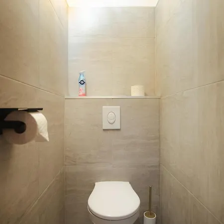 Gr8 Garden - 48sqm - Free Parking * 布达佩斯